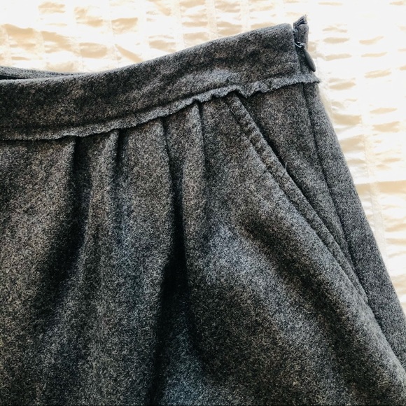 Banana Republic charcoal grey wool skirt - Picture 5 of 8